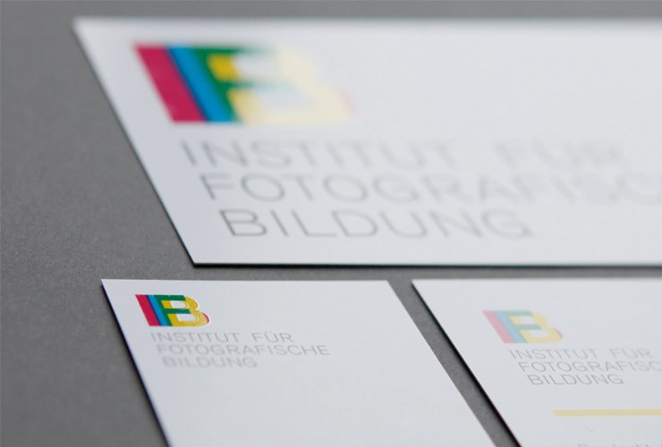 Logo mit partiellem Drucklack